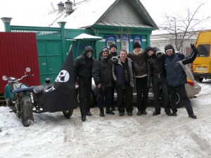 Народ учавствующий во всем этом безобразии... тока Лукъянчик пописать убежал :)