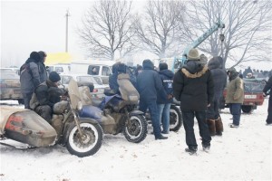 А это особо отмороженные литовцы :) Тестили Харлик на зимних дорогах...